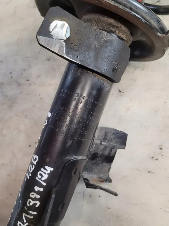 Fram vänster gasstötdämpare Mazda 3 I KYB 334701 image 6