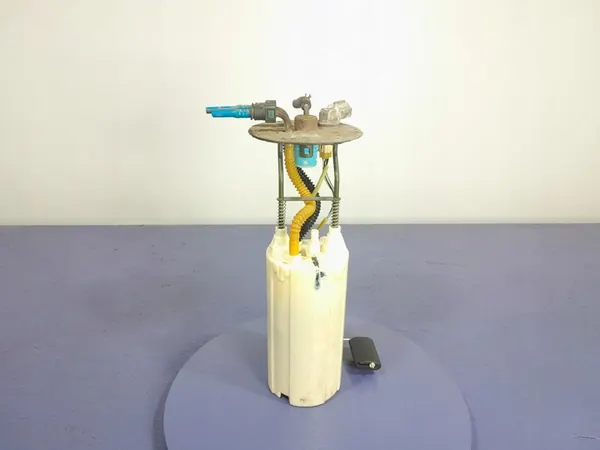 KIA SORENTO I 2.4B Kraftstoffpumpe 31150-3E400 image 2