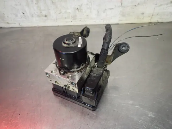 Gebruikte ABS-pomp OEM 0 voor Mazda 5 2.0 image 2