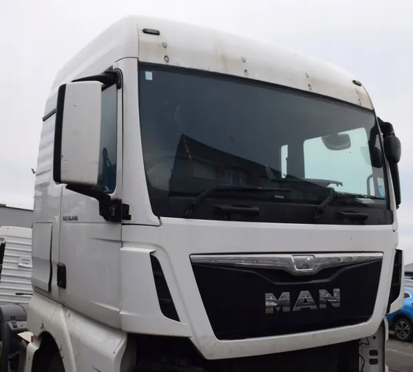 Cabina MAN TGX XLX usada - Compatible Euro 5/6 image 2