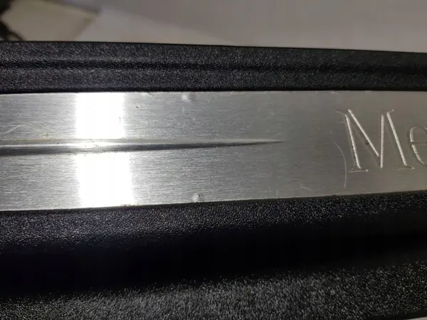 OEM 23486VV Tampa de soleira esquerda dianteira Mercedes CLK image 6