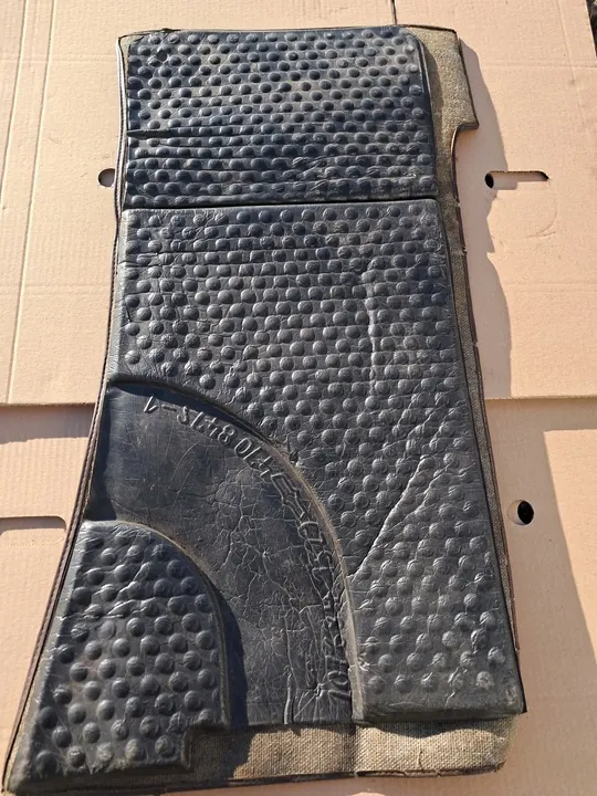 Carpete Frontal Direita Mercedes 107 SL SLC image 3