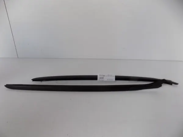 BMW OE Waterafvoergoot OEM 7258188/7258187 image 2