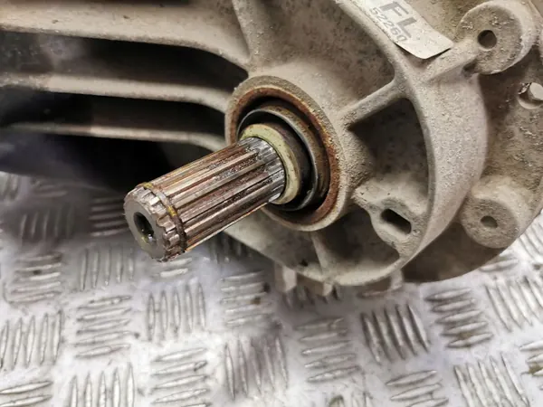 Saab 9-7X Växellåda OEM 24236608 - Begagnad image 4
