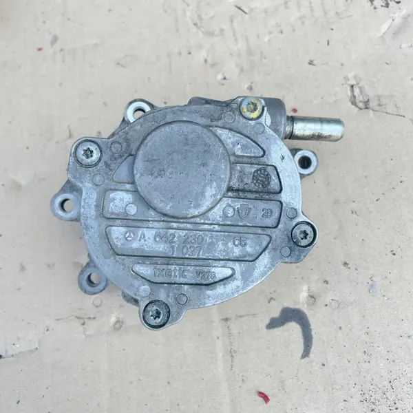 Imupumppu 3.0CDI V6 Mercedes W212 W218 W204 6422300765 image 2