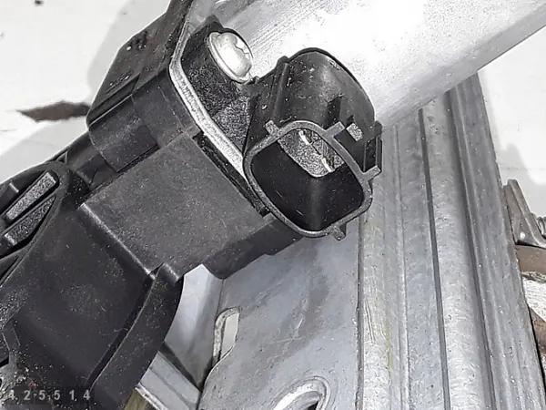 Régulateur de vitre Renault Captur OEM 128001471B image 9