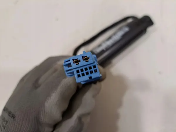 Actuador de maletero derecho OEM 8499572 para BMW Serie 7 image 7