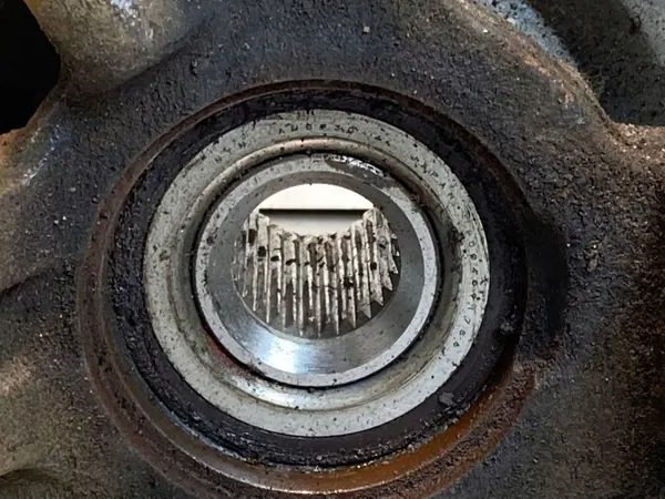 Mitsubishi ASX etupyörän navan OEM FBZ23844 image 3
