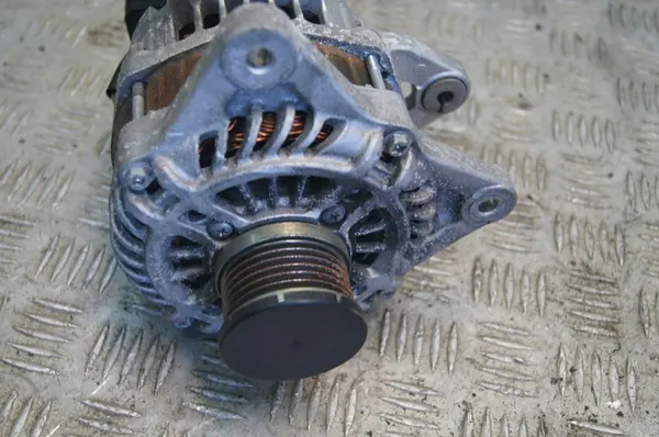 Alternador Renault Clio IV RS image 2