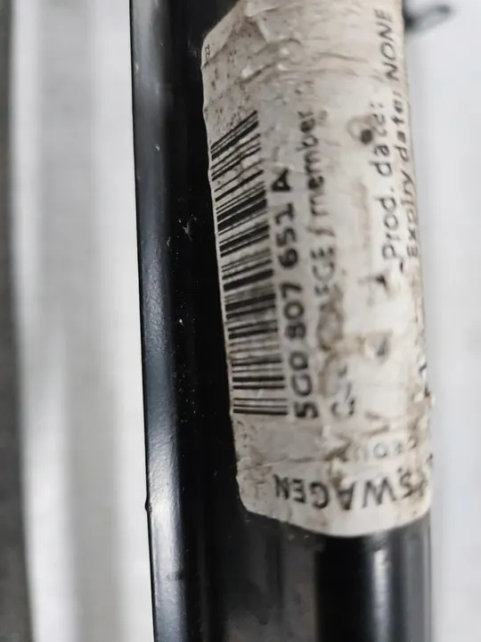 VW GOLF VII GTE Etupuskuri image 3