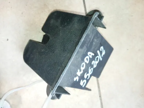 Baklucka Lås VW Passat B6 Touran Golf V VII OEM image 3