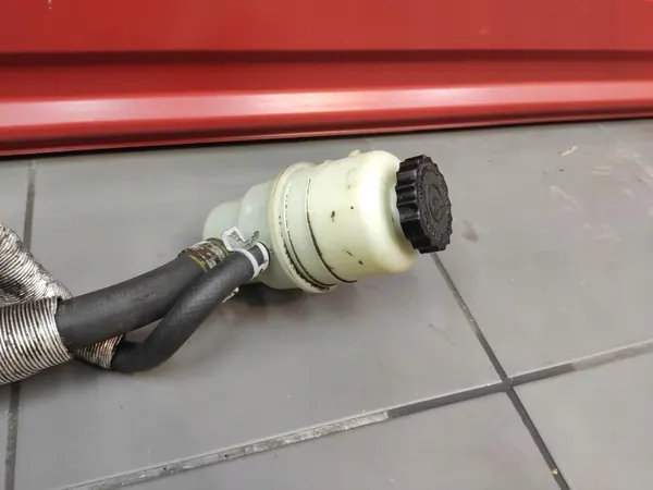 Réservoir direction OEM 52125177AC pour Jeep image 3