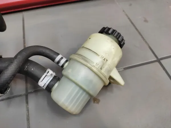 Réservoir direction OEM 52125177AC pour Jeep image 5