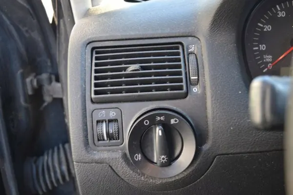 OEM BJF911 Zij- en midden dashboardroosters Golf IV image 3