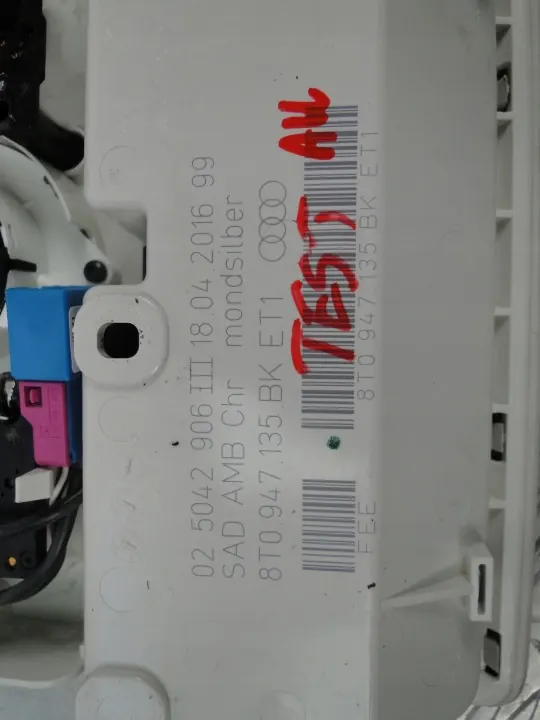 Audi A5 8T Plafonnier OEM 8T0947135BK Occasion image 3