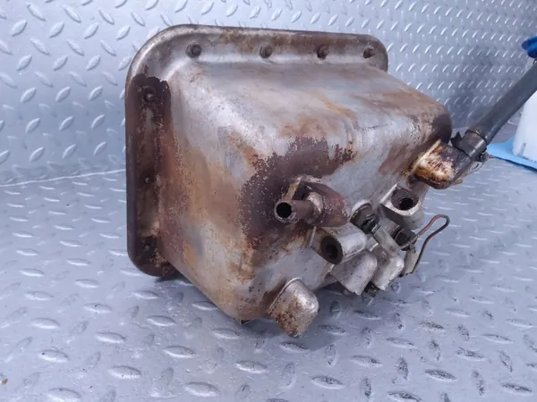 Réservoir de liquide de frein d'occasion OEM UR19696 Rolls-Royce image 4