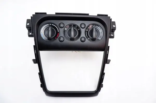 Suzuki SX-4 Airco Paneel OEM 73824-79J0 - Gebruikt image 2