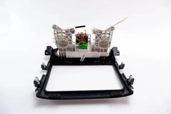 Suzuki SX-4 Airco Paneel OEM 73824-79J0 - Gebruikt image 3