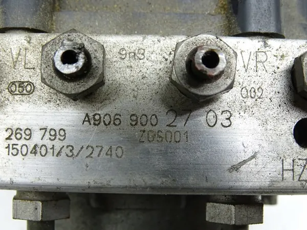 Bomba ABS OEM A9069002703 para Mercedes Sprinter image 5