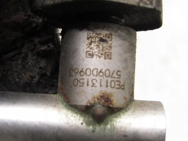 Mazda OE PE0113150 rampe d'injection image 3