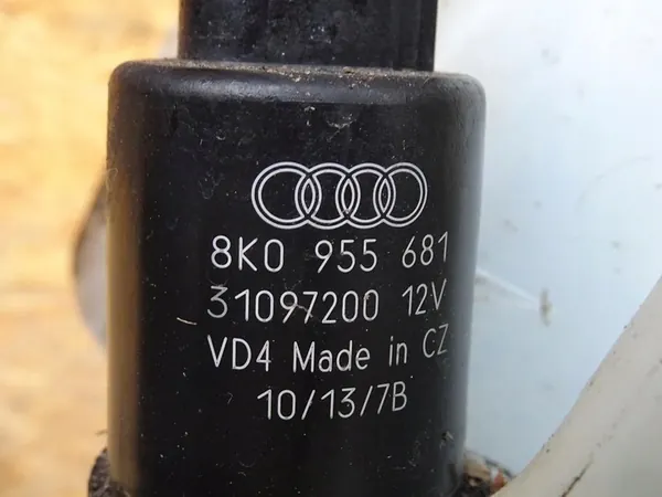 AUDI A4 B8 A5 8T Ruitensproeier Reservoir Xenon LED 8T0955453C image 5