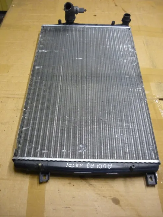 Radiateur d'eau OEM 386 pour Audi A3 8P 1.9TDI image 4