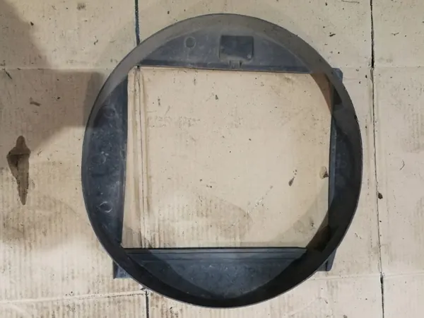 Jäähdytinpuhaltimen kotelo Mercedes W201 190E OEM image 3