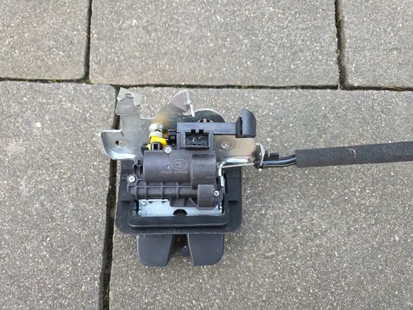 AUDI Q5 SQ5 Baklucka Lås 80A827506A 16-2024 image 4