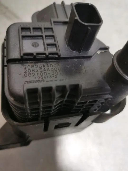 Filtre à vapeur carburant Subaru Forester SK OEM 20825AA000 image 4
