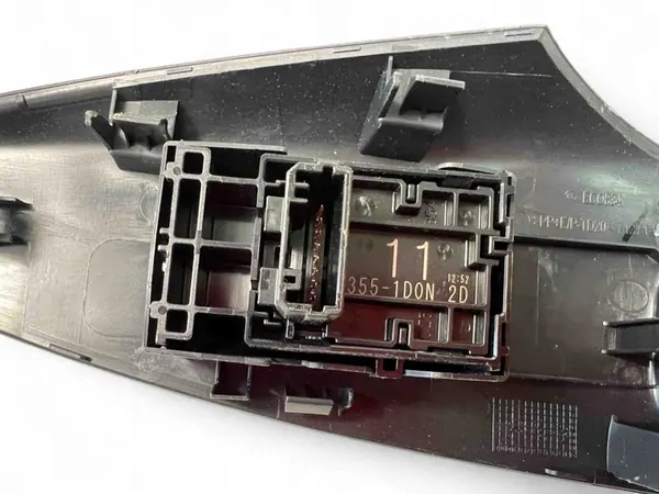 Toyota Achterste Rechter Raam Bedieningsknop image 5