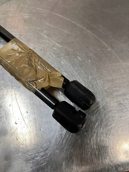 Baklucka Ställdon Set VW T6 Lift T6.1 7E0827550C image 2