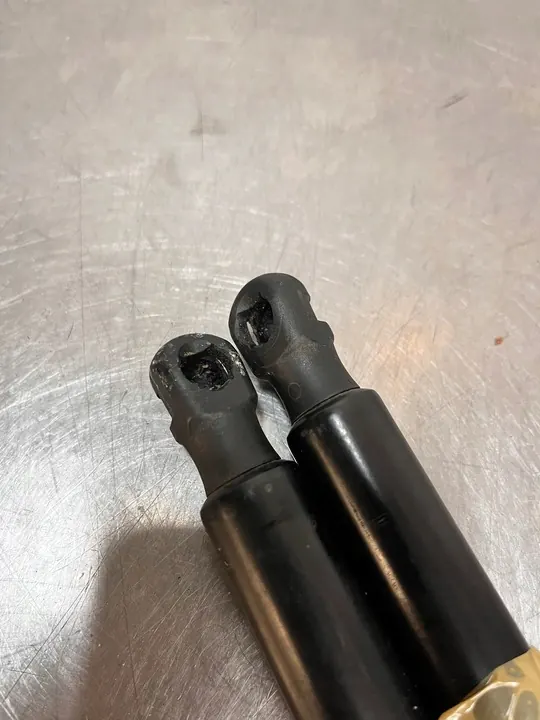 Baklucka Ställdon Set VW T6 Lift T6.1 7E0827550C image 4