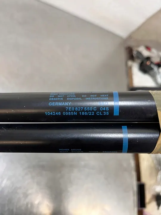 Baklucka Ställdon Set VW T6 Lift T6.1 7E0827550C image 6