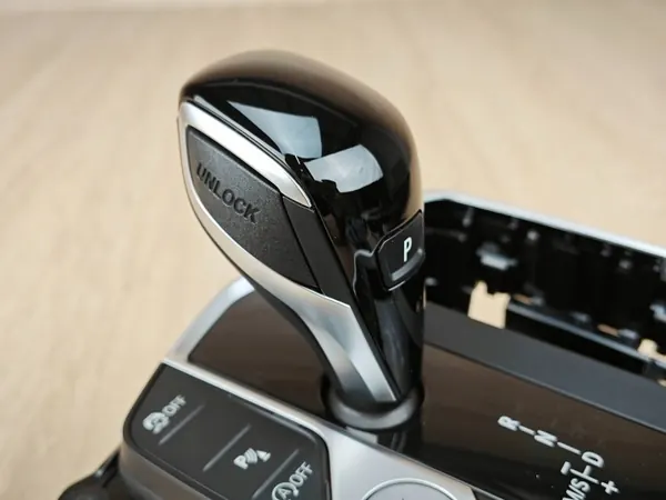 Panneau Levier Vitesse BMW OEM 5A32B97 - État Utilisé image 4