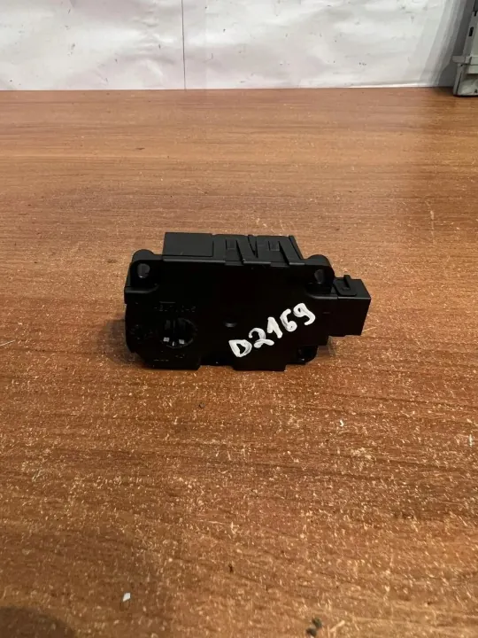 Moteur de volet Audi OE d'occasion OEM D2169 pour 2004 image 2