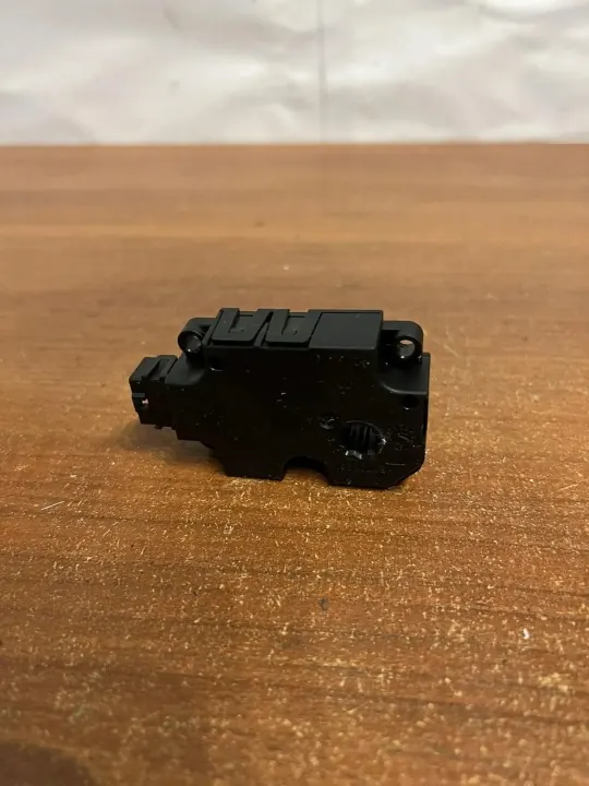 Moteur de volet Audi OE d'occasion OEM D2169 pour 2004 image 3