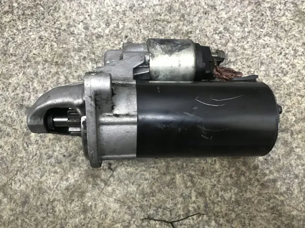 Motor de arranque BMW X5 E70 3.0 D M57 BOSCH OEM image 2