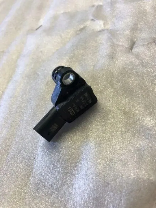 Polttoainepainetunnistin OEM 06K906051E Audi A4 image 3