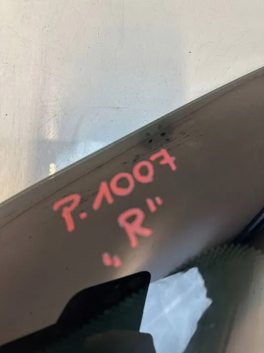 Peugeot 1007 rechte hintere Seitenscheibe OEM 63543 image 3