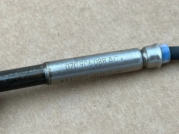 Sensor de temperatura de escape T5 2.5 TDI 070906088AC image 4