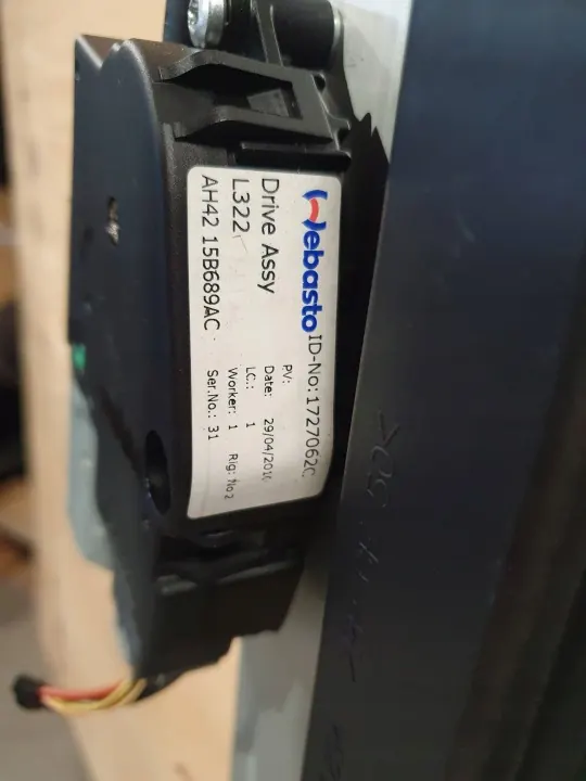 Teto solar Land Rover Range Rover L322 OEM 1727062C image 6