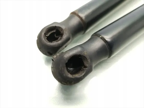 Vauxhall Astra Takaluukun Iskunvaimennin 2011 Estate image 3