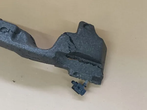 Stoßfänger-Absorber vorne OEM A2438802000 Mercedes EQA image 5