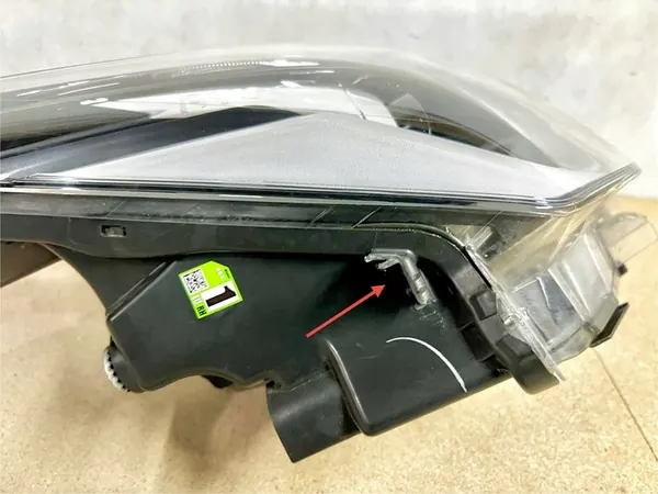 FARO DELANTERO DERECHO TOYOTA AYGO II LIFT OEM 81130-0H210 image 7