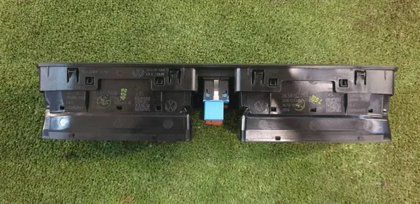 Rejilla ventilación central VW Caddy IV OEM 2K5815705B image 4