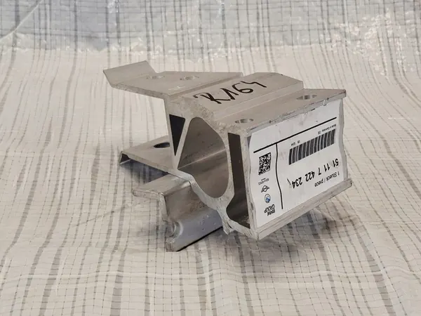 Supporto di montaggio anteriore destro BMW 3 G20 G21 OEM 5111 7422234 image 3