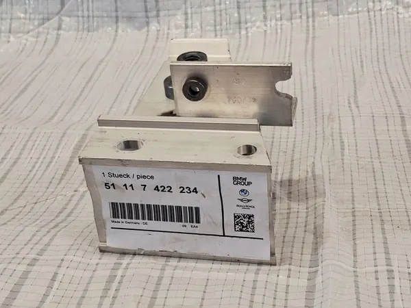 Supporto di montaggio anteriore destro BMW 3 G20 G21 OEM 5111 7422234 image 6