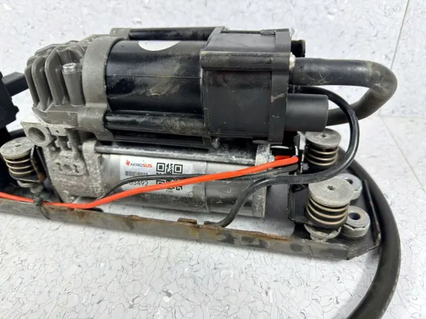 BMW 5 F10 F11 Bakre luftfjädringskompressor OEM 4159053582 image 3