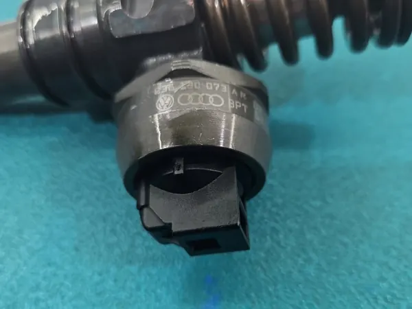 Pompe à injection OEM 0414720214 1.9 TDI d'occasion image 3