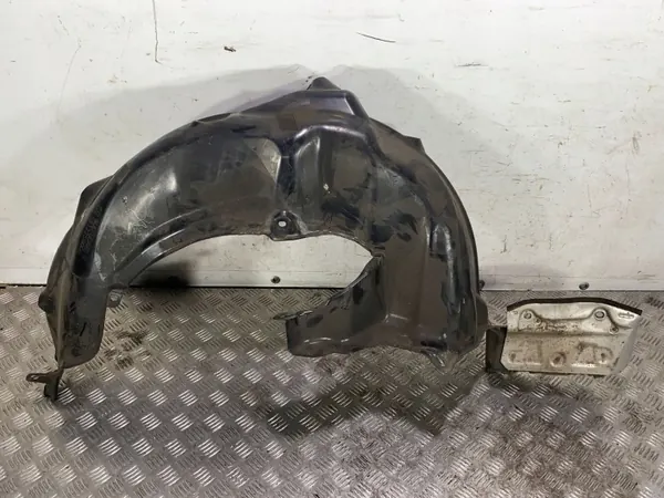 Passage de roue arrière Subaru Forester OEM FBZ18102 image 3